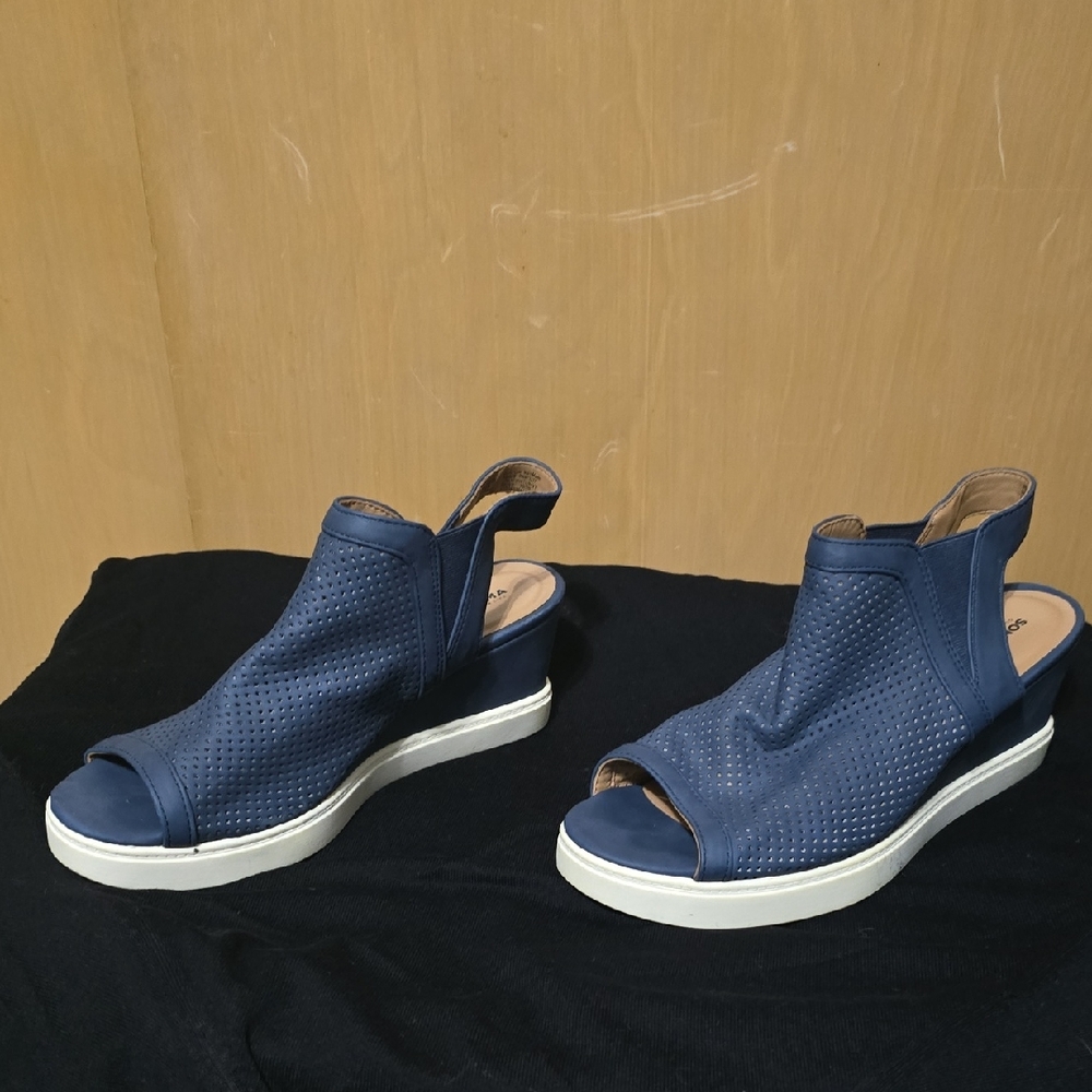 Sonoma Navy Perforated Sandals